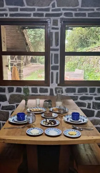 Chale Aconchegante Na Vila Inglesa Campos do Jordao Brazil